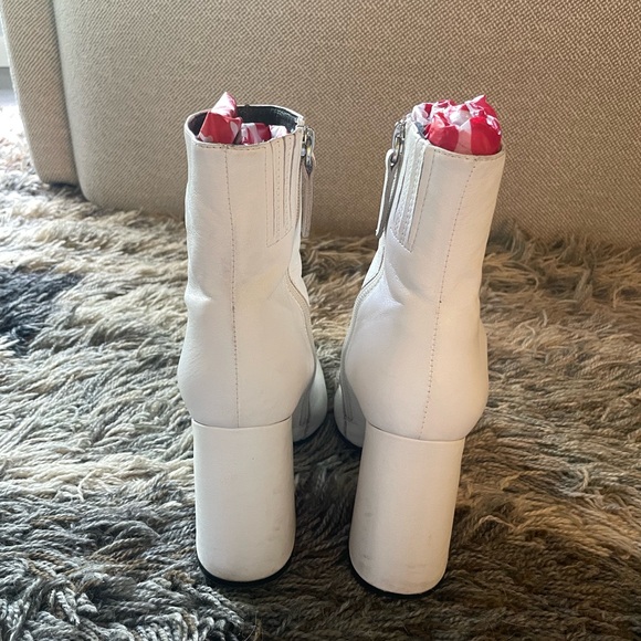 Alias Mae White Leather Ankle Boots - Picture 6 of 9